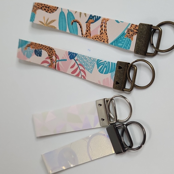 Faux Leather Keyfob Keychain. - Picture 1 of 5